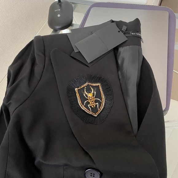 Tailored Black Women's Pantsuit with chic Blazer & Straight Leg Ankle Pants. - Picture 3 of 3